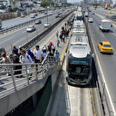 Havalar ısınınca İstanbul'da yeni sorun baş gösterdi: Bazı metrobüslerin klimalarının çalışmaması tepki çekiyor