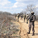 Edirne’de jandarma ve hudut kartallarından terör operasyonu: 25 şüpheli Yunanistan’a kaçarken yakalandı