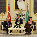 Cumhurbaşkanı Erdoğan resmi törenle karşılandı: İlk görüşme Prens Selman'la