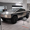 Le premier pickup électrique Cybertruck de Tesla est sorti d'usine