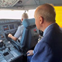 Cumhurbaşkanı Erdoğan yenilenen Ercan Havalimanı'na inişi uçağın kokpitinden izledi