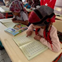 Depremzede çocuklar Kur'an-ı Kerim öğreniyor