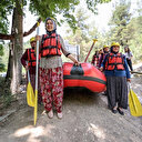 Türkiye / Bursa: Rafting dans la rivière Kocasu en tenues traditionnelles