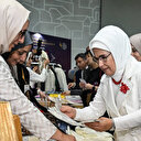 Emine Erdoğan'dan 'Hayır Çarşısı'na destek ziyareti: Kardeşlerimizle bir araya gelmenin buruk mutluluğunu yaşıyorum 