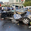 Küçükçekmece’de feci kaza: Otomobil meyve yüklü kamyonete çarptı: 2 ölü