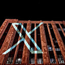 Twitter devient X et change de logo