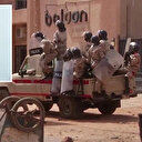 Nijer'de darbe girişimi: Saraya giden yollar kapatıldı Cumhurbaşkanı Mohamed Bazoum alıkonuldu