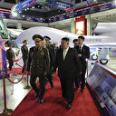 Kim Jong Un dévoile ses nouveaux drones et missiles au ministre russe de la Défense