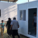 5.5’lik deprem sonrası konteynerler kuruldu: Devletimiz tüm imkanlarıyla yanımızda