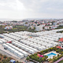 Evlerini kiraya verip konteynere yerleşmişler!