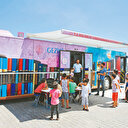 Depremzede çocuklara eğlenceli kütüphane