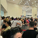 Kayıt harcı 20 bin lira oldu: Sarp Sınır Kapısı'nda yoğunluk oluştu