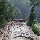 Yedi mahalleyi bağlayan yolda heyelan: Ekipler seferber oldu
