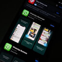 Royaume-Uni: 6 anciens officiers de police inculpés pour des messages racistes sur WhatsApp