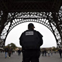 Eyfel Kulesi'nden paraşütle atlayan kişi gözaltına alındı