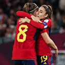 İspanyol kadın futbolcu en mutlu gününde baba acısı yaşadı