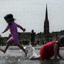 Fransa'da sıcaklık artışı nedeniyle 4 bölgede kırmızı alarm durumuna geçiliyor