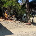Etrafı pankartlarla çevrilen İBB yönetimindeki Üsküdar Paşalimanı Parkı yıllardır tek bir çivi çakılmadan öylece duruyor