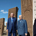Murat Ülker'den Malazgirt Zaferi paylaşımı: İşte Ahlat’taki o mezarlık Anadolu’muzun tapusu