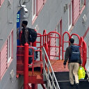 Royaume-Uni: les premiers demandeurs d'asile s'installent sur une barge controversé