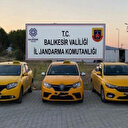 Taksici kılığındaki üç göçmen kaçakçısı yakalandı