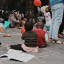 À Paris, la soif d'apprendre de jeunes migrants déscolarisés