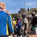 Göç akınına uğrayan Lampedusa'da göçmenler yolları kesti acil durum ilan edildi