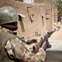 Mali: des hommes armés s'emparent de deux camps militaires