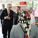 Erdoğan Üsküdar'da esnafı ziyaret etti