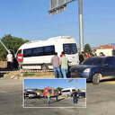Kontrolden çıkan okul servisi iki araca çarptı: 7’si öğrenci 8 yaralı