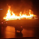 Beyoğlu Evlendirme Dairesi'nin bahçesindeki yürüyüş yolu alev alev yandı