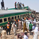Pakistan'da 2 trenin çarpışması sonucu 20 kişi yaralandı