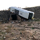 Erzurum'da yolcu otobüsü şarampole devrildi: Üç ölü 22 yaralı