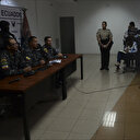 Ekvador'da 329 çete üyesi gözaltına alındı: Canlı yayın sırasında stüdyoyu basan silahlı grubun üyeleri savcı karşısına çıkartıldı