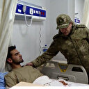 Millî Savunma Bakanı Yaşar Güler ve Genelkurmay Başkanı Orgeneral Metin Gürak yaralı Mehmetçiklerimizi ziyaret etti