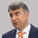 Azmi Karamahmutoğlu kimdir?