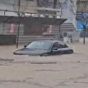 İzmir'de yollar göle döndü araçlar suya gömüldü