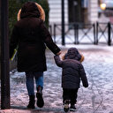 France: Une mère condamnée pour avoir laissé son fils de 9 ans vivre seul