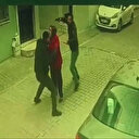 İzmir'deki silahlı kavgada ilginç görüntüler: Kadını kalkan olarak kullandı