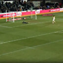 Altay Bayındır Manchester'daki ilk maçında talihsiz bir gol yedi