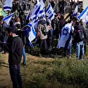 Katil sevici İsrailliler Gazze'ye giden yardım tırlarının önünü kesmeye çalıştı