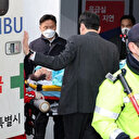 Corée du Sud: le chef de l'opposition poignardé dans un état grave, la police enquête sur le mobile