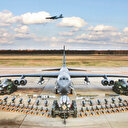 Çekilecekti şimdi savaşın eşiğinde: B-52'ler bölgede