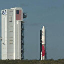 Une nouvelle fusée transportant un alunisseur américain en place pour son décollage