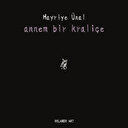 Masamı süsleyen kitaplar
