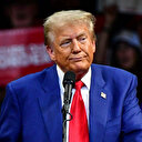 Un homme arrêté avec des armes près d'un meeting de Trump en Californie