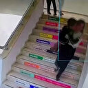 Deprem anında öğrencisini kucaklayarak binadan çıkardı