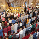 Seferi olan kişi namaz kıldırabilir mi?