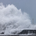 Taïwan se barricade à l'approche du typhon Kong-rey