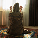 Hamile bir kadın namaz kılarken zorlanmakta ise namazlarını oturarak veya ima ile kılabilir mi?